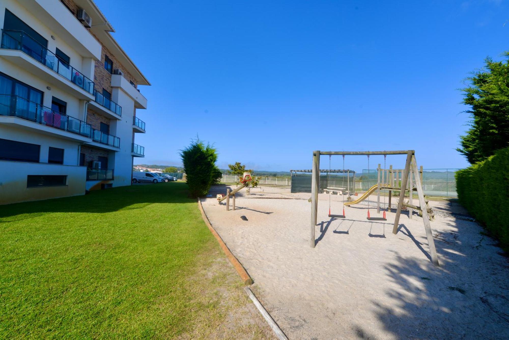 Pebble - 1 Bedroom Apartment Sleeps 5 With Pool & Tennis Court Sao Martinho do Porto Εξωτερικό φωτογραφία